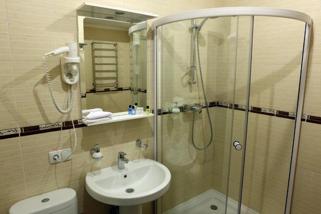 Hotel Ukraine Rivne Room photo
